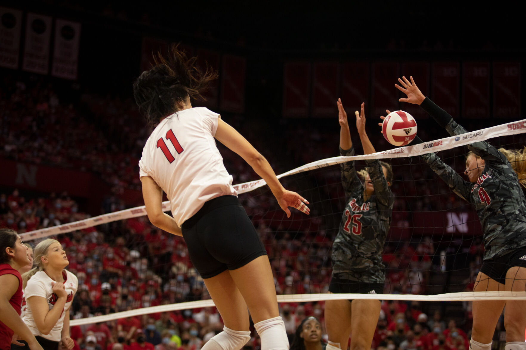 Volleyball vs Louisville Photo No. 2